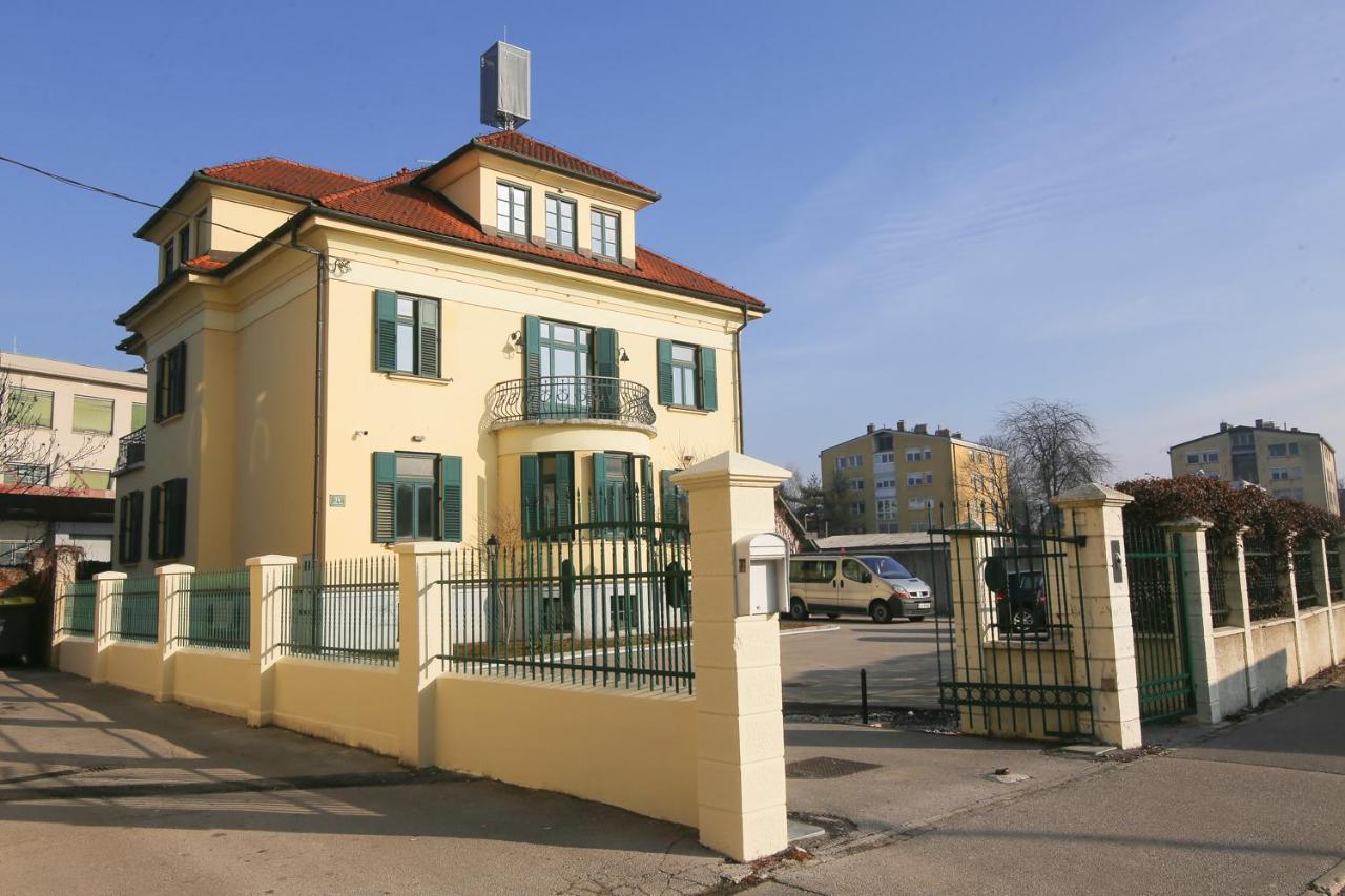 Hotel Vila Katrca Ljubljana Bagian luar foto